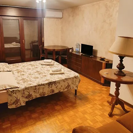 Rum i privatbostad Stanza Da Carol Go2025 *